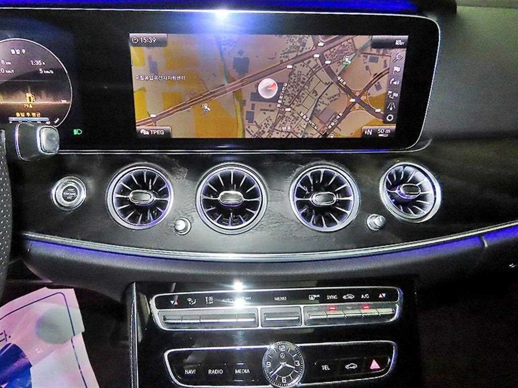 Mercedes Benz E class - Vista 11