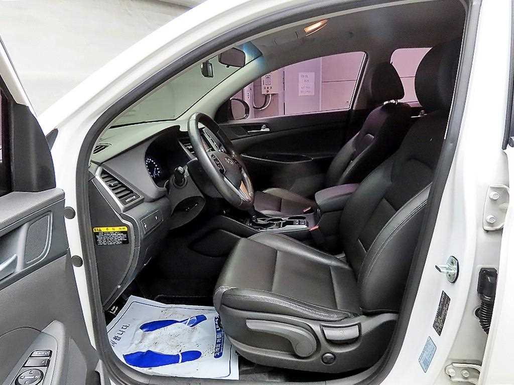HYUNDAI Tucson - Vista 6