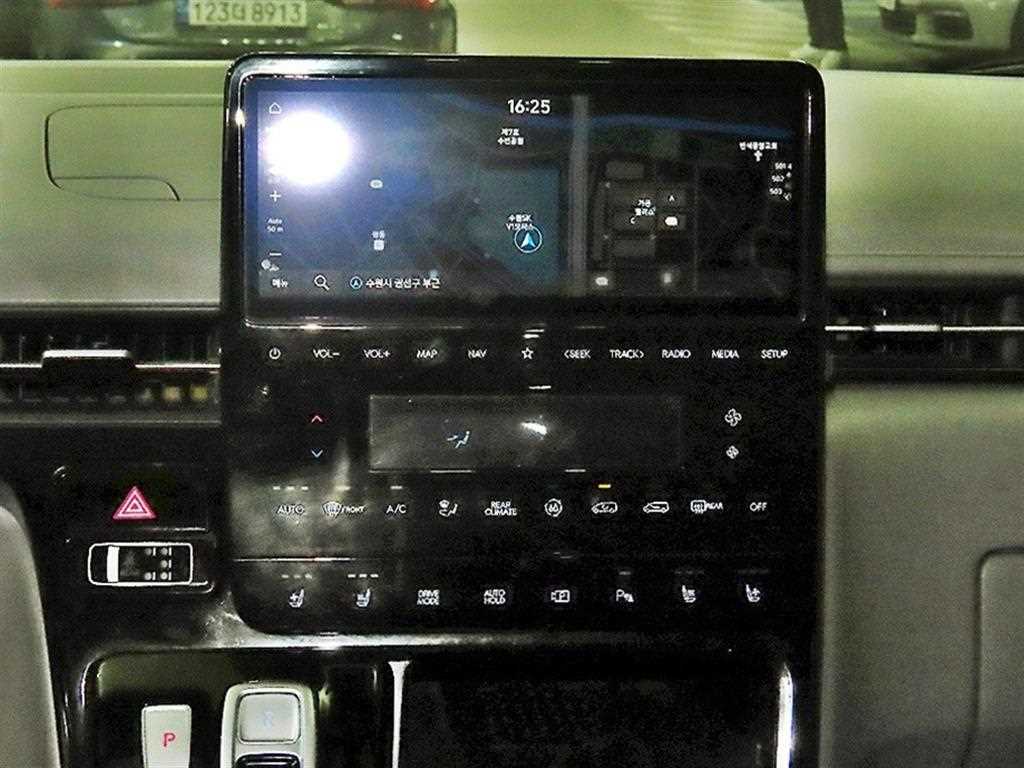 HYUNDAI Staria - Vista 11
