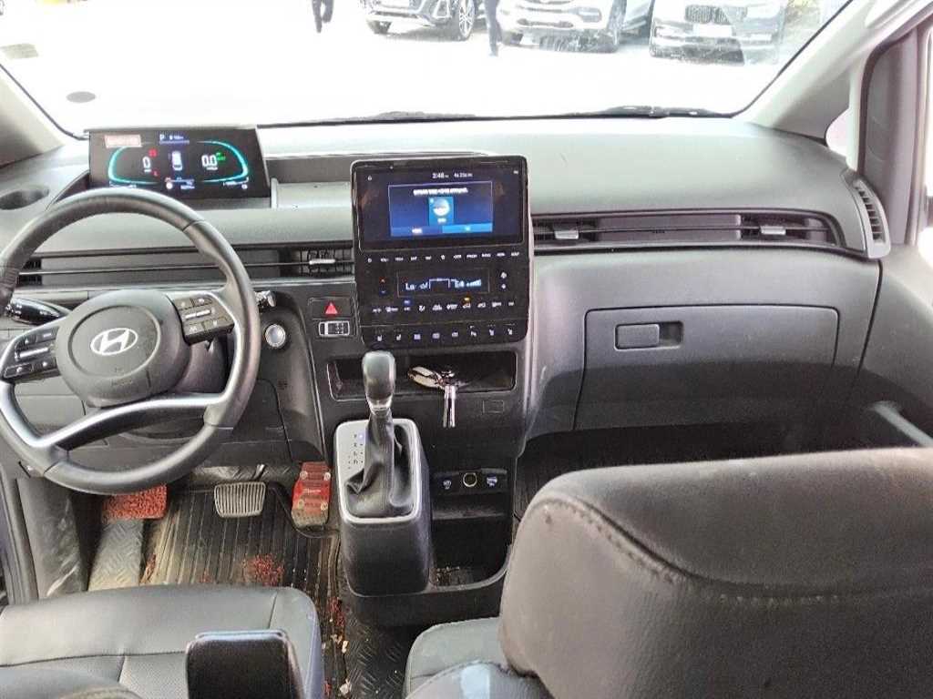 HYUNDAI Staria - Vista 5