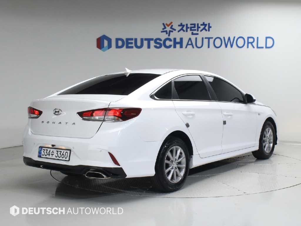 HYUNDAI Sonata - Vista 2