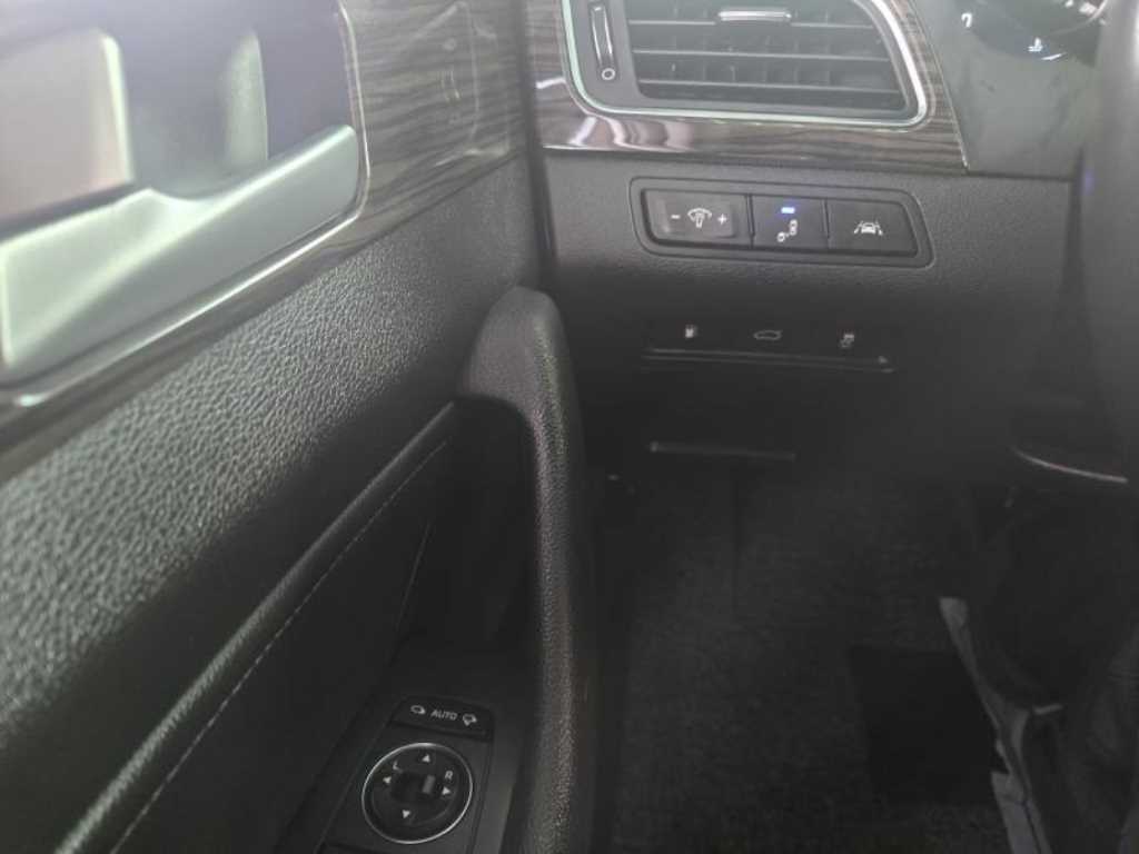 HYUNDAI Sonata - Vista 10