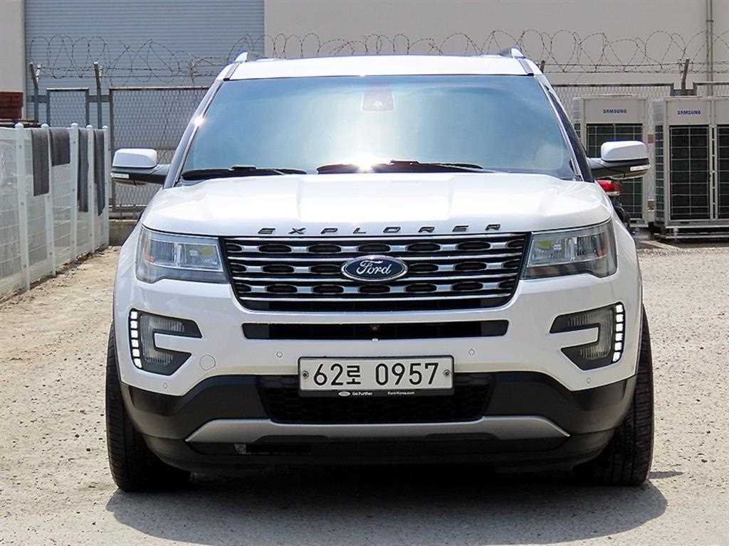 Ford Explorer - Vista 2