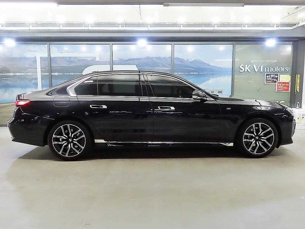 BMW 7 Series - Vista 3