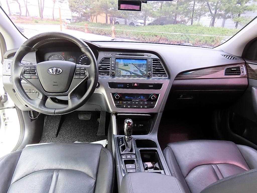 HYUNDAI Sonata - Vista 7