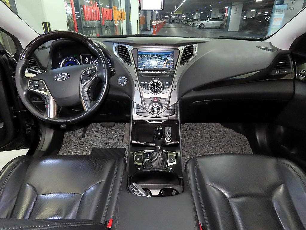 HYUNDAI Grandeur - Vista 10