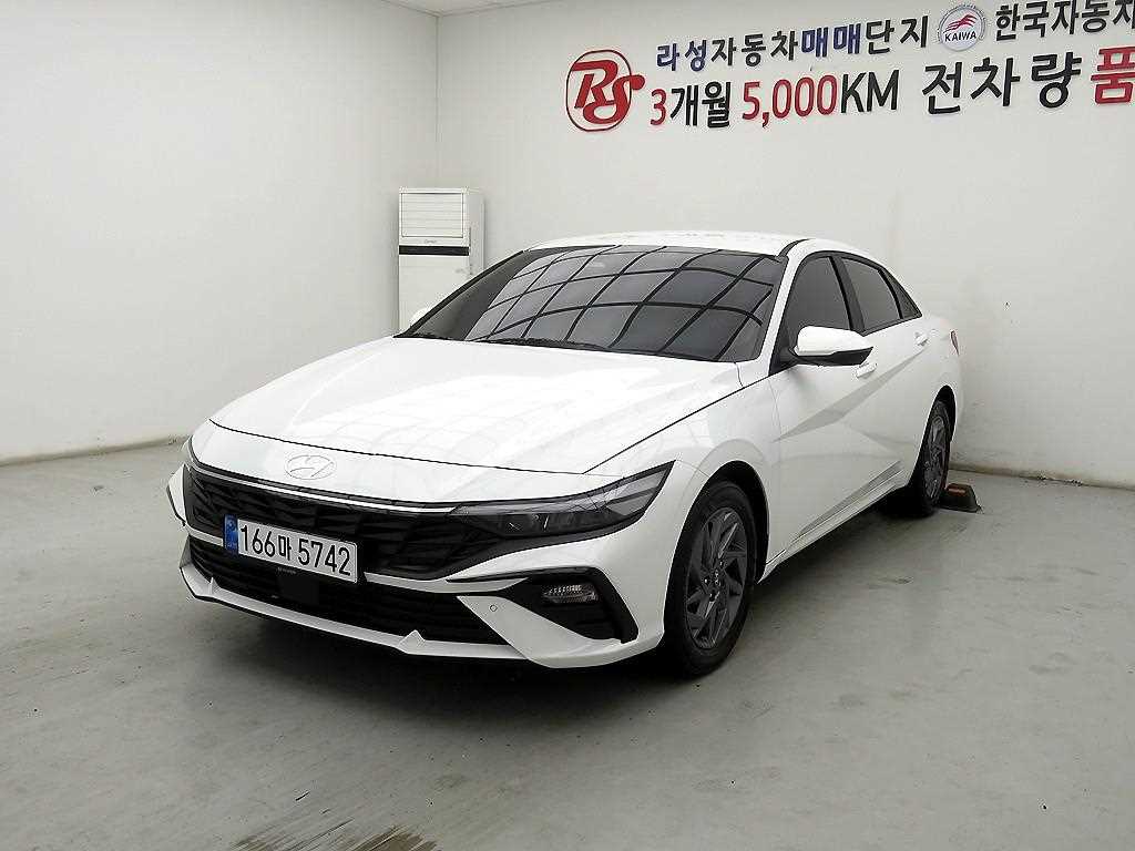 HYUNDAI Avante 2024 Blanco - Importación desde Corea - HF Imports Iquique - Foto 1