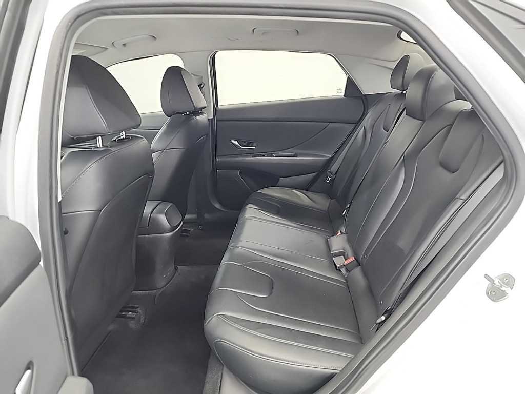 HYUNDAI Avante - Vista 12