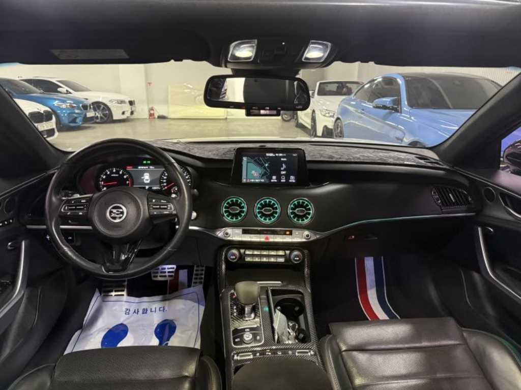 KIA Stinger - Vista 8