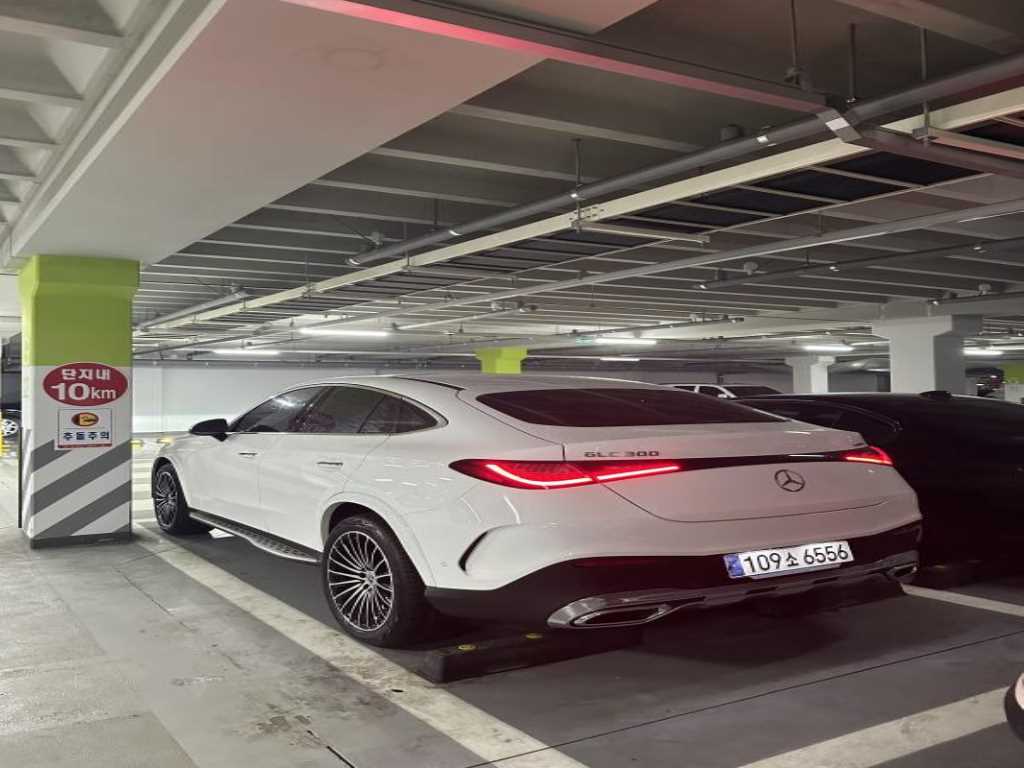 Mercedes Benz GLC Class - Vista 4
