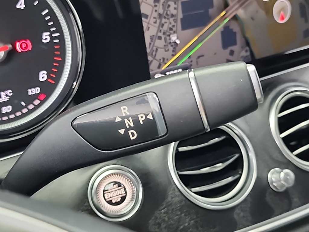 Mercedes Benz E class - Vista 8