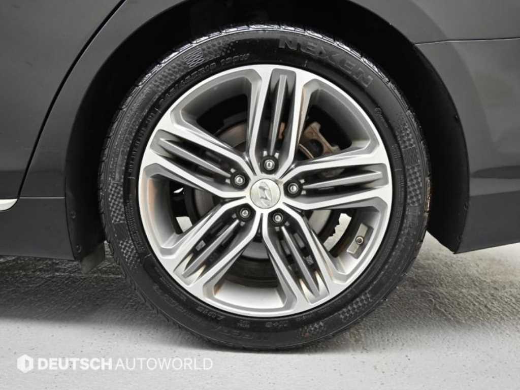 HYUNDAI Grandeur - Vista 5