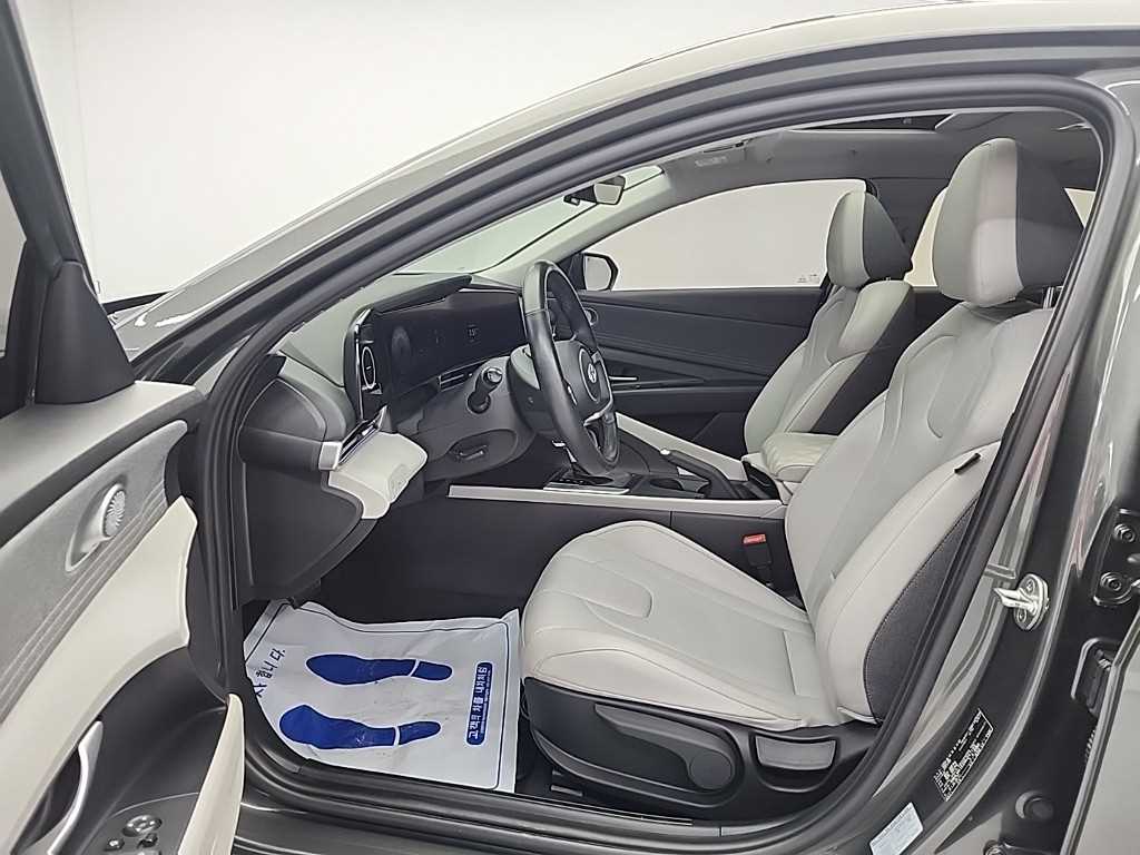 HYUNDAI Avante - Vista 11