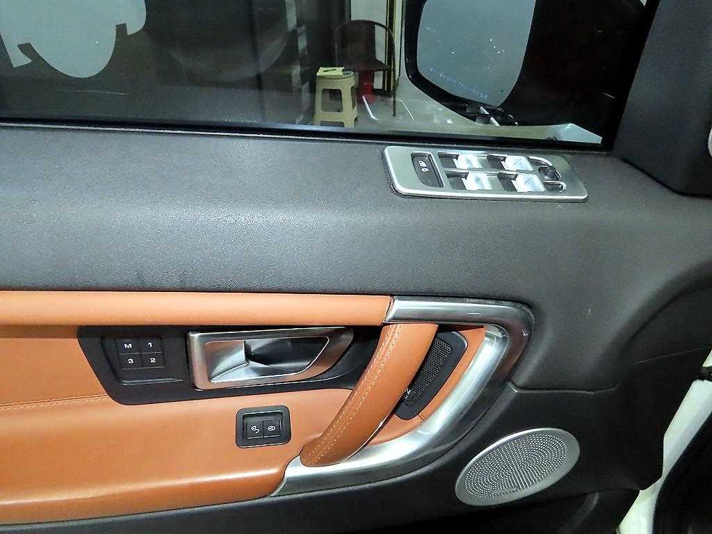 Land Rover Discovery Sports 2017 Blanco - Importación desde Corea - HF Imports Iquique - Foto 13