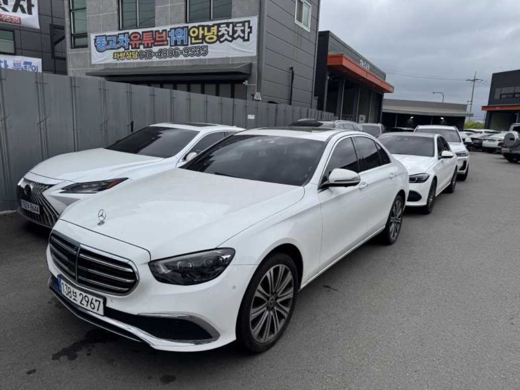 Mercedes Benz E class - Vista 3