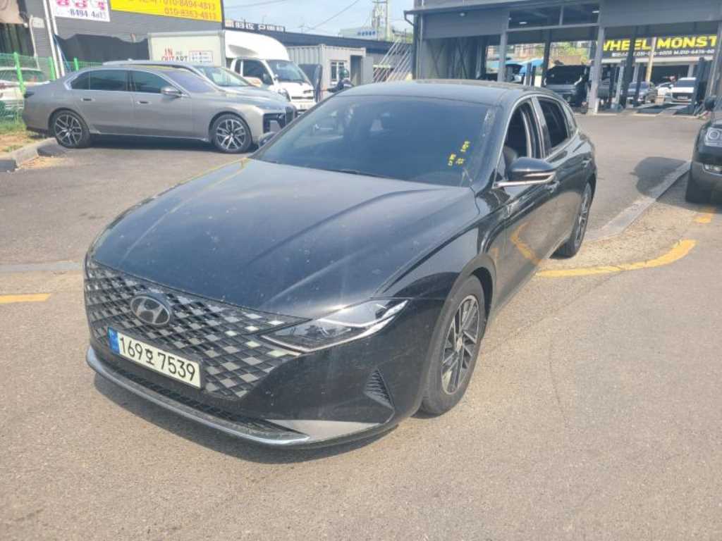HYUNDAI Grandeur - Vista 2