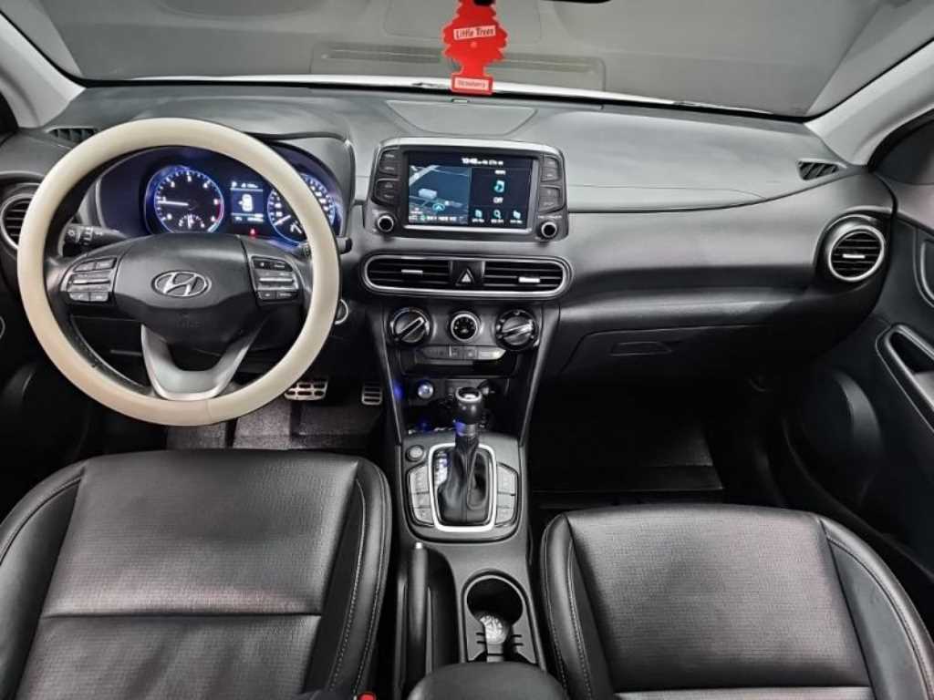 HYUNDAI Kona - Vista 5