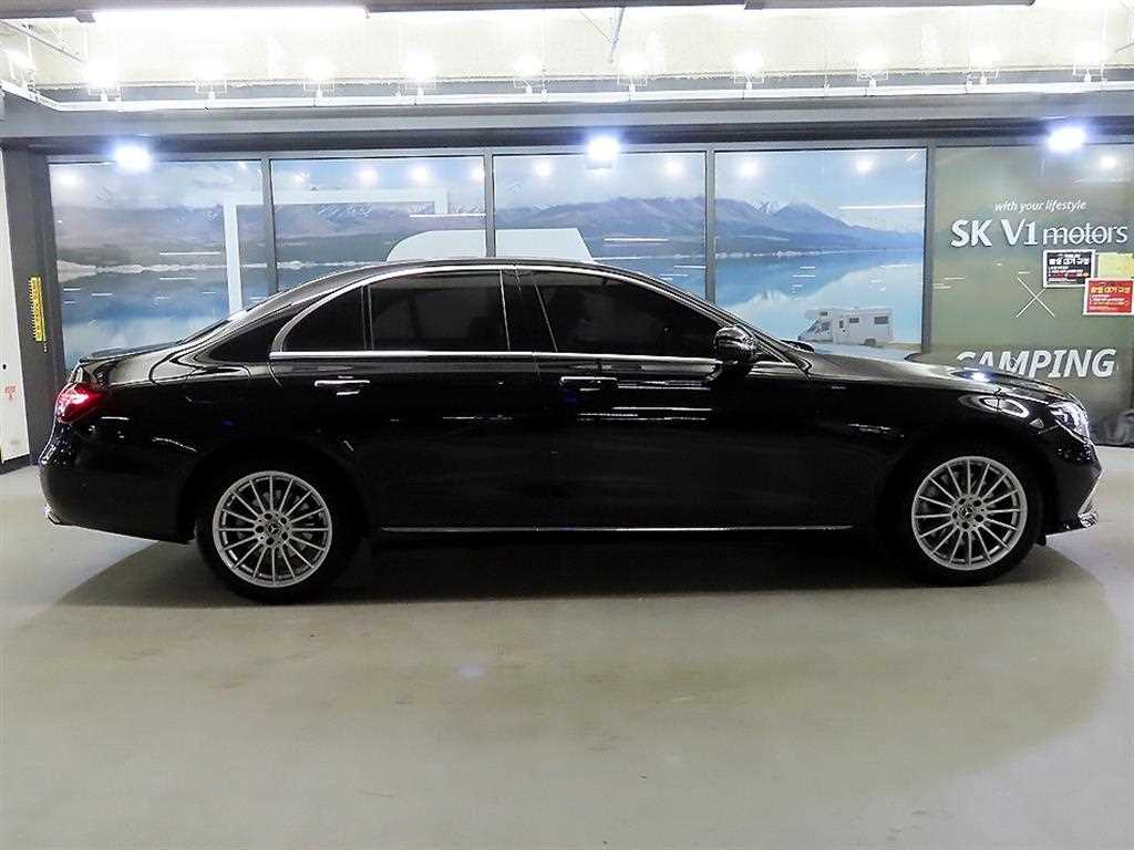 Mercedes Benz E class - Vista 3
