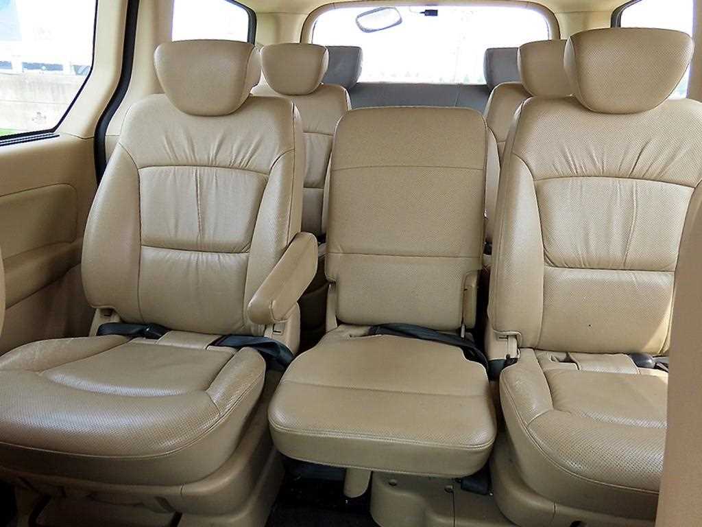 HYUNDAI Starex - Vista 7