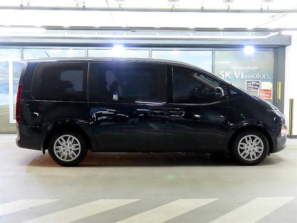HYUNDAI Staria - Vista 3