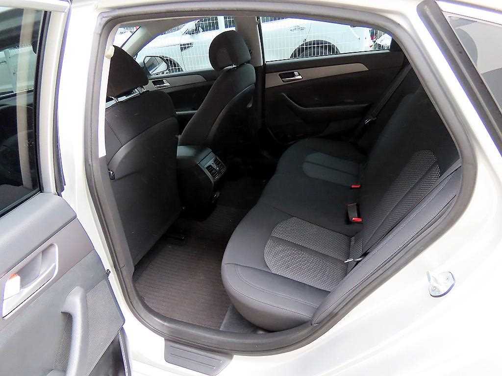 HYUNDAI Sonata - Vista 6