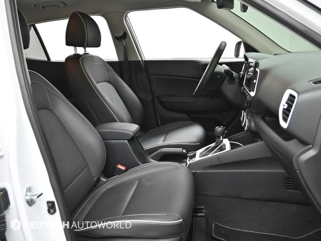 HYUNDAI Venue - Vista 10