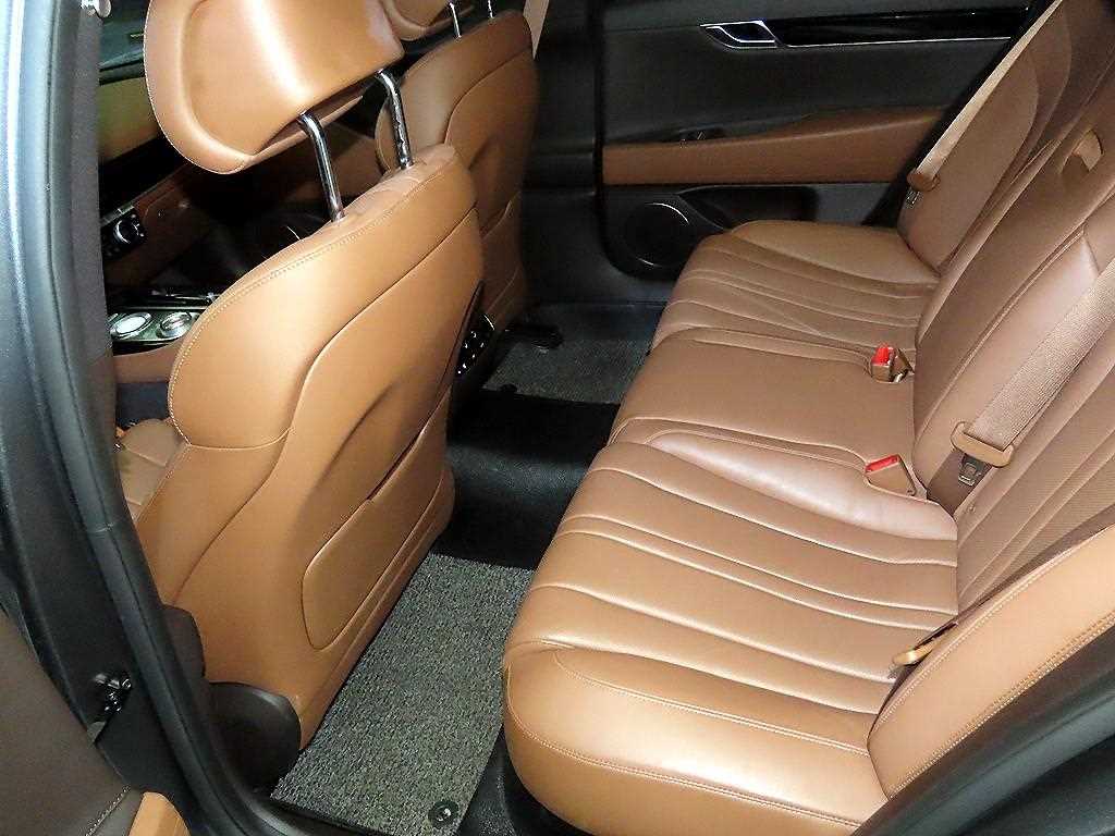 Genesis G80 - Vista 7