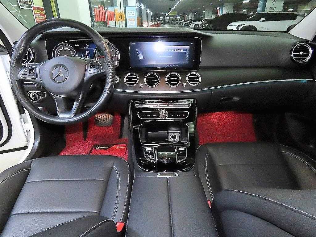 Mercedes Benz E class - Vista 10
