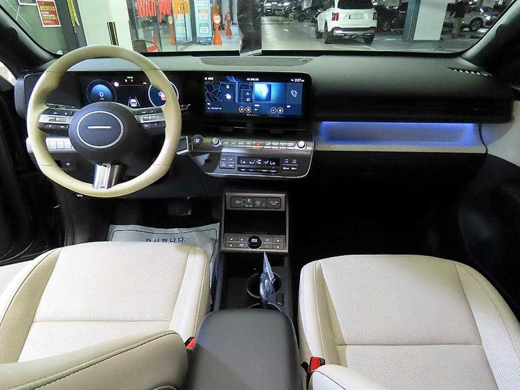 HYUNDAI Kona - Vista 10