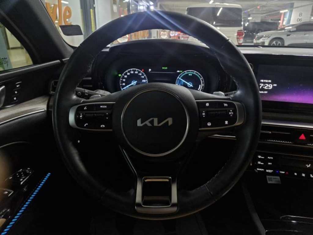 KIA K5 - Vista 8