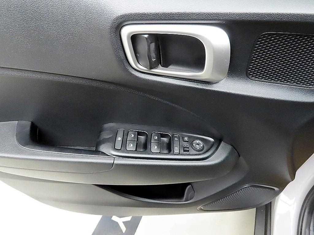 HYUNDAI Venue - Vista 11