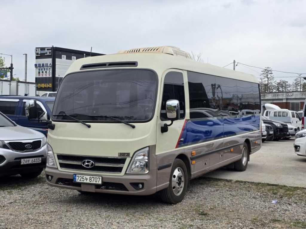 medium and large bus Hyundai bus 2022 the color of pearl - Importación desde Corea - HF Imports Iquique - Foto 1