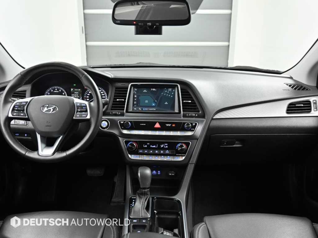 HYUNDAI Sonata - Vista 6