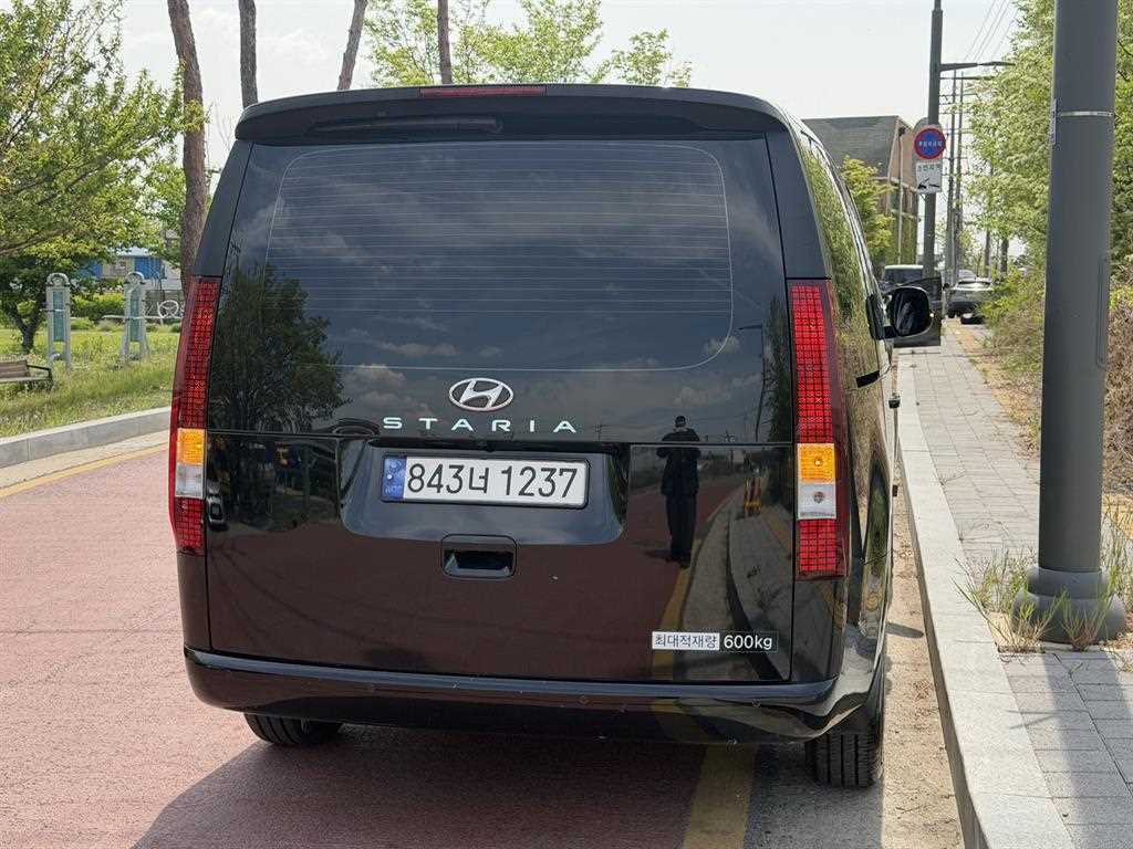 HYUNDAI Staria - Vista 5