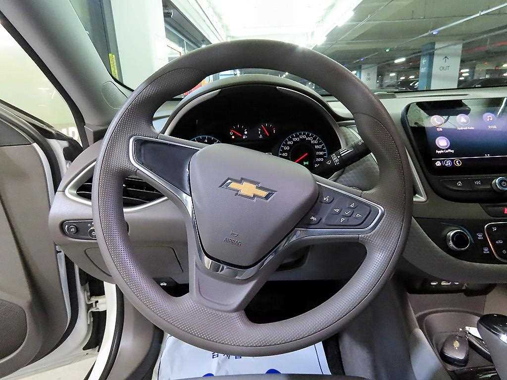 Chevrolet Malibu - Vista 8