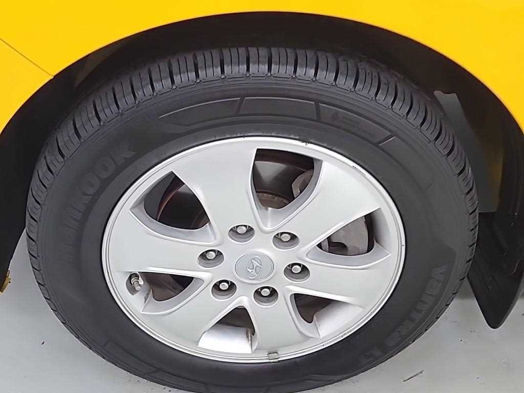 HYUNDAI Starex 2019 Amarillo - Importación desde Corea - HF Imports Iquique - Foto 17