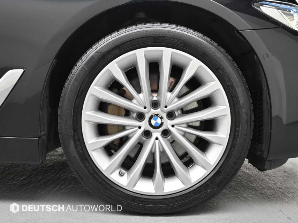 BMW 5 Series - Vista 5