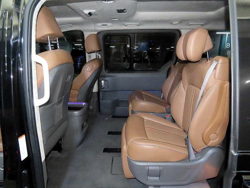 HYUNDAI Staria - Vista 7