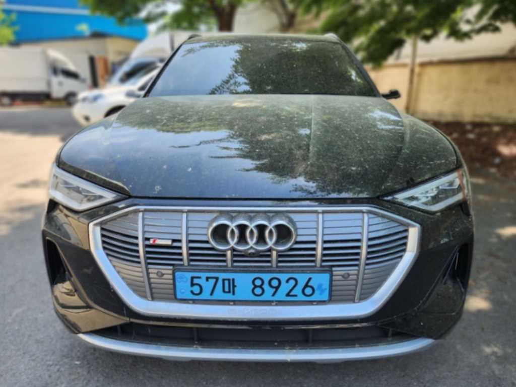 Audi e-Tron 2022 Negro - Importación desde Corea - HF Imports Iquique - Foto 1