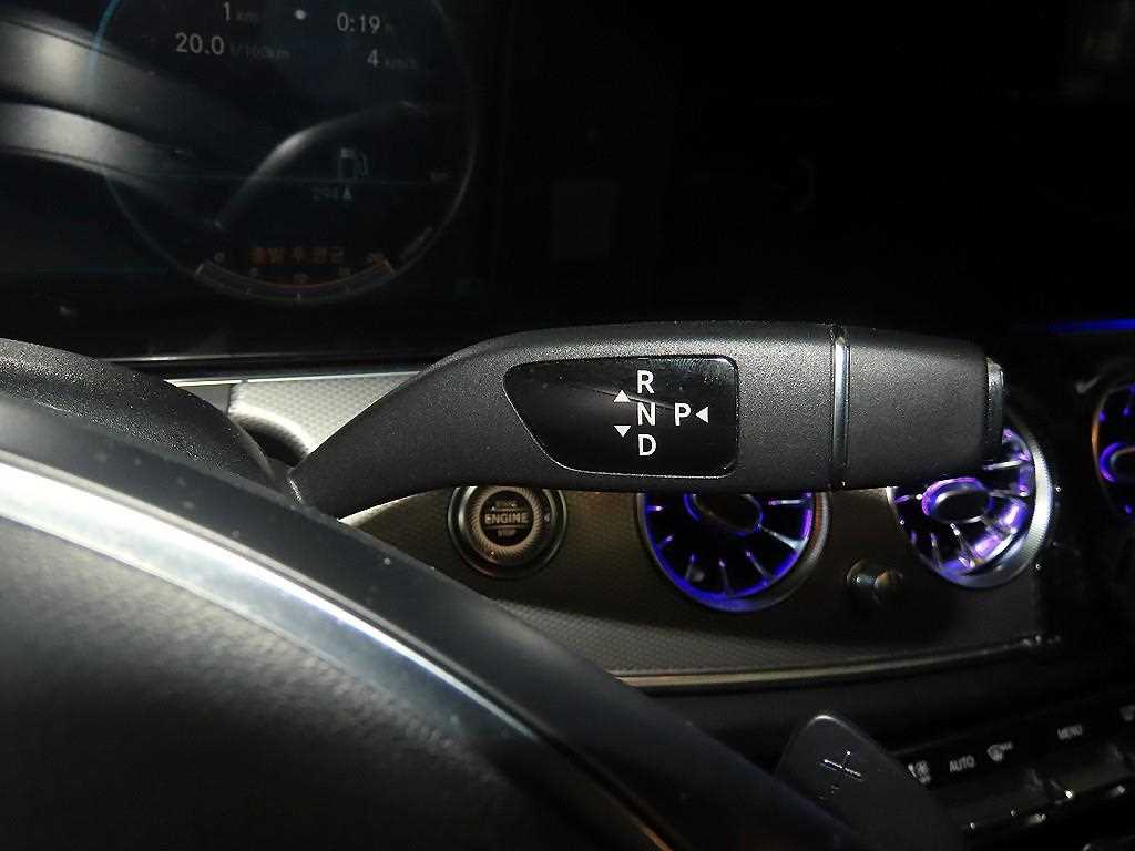 Mercedes Benz E class - Vista 12