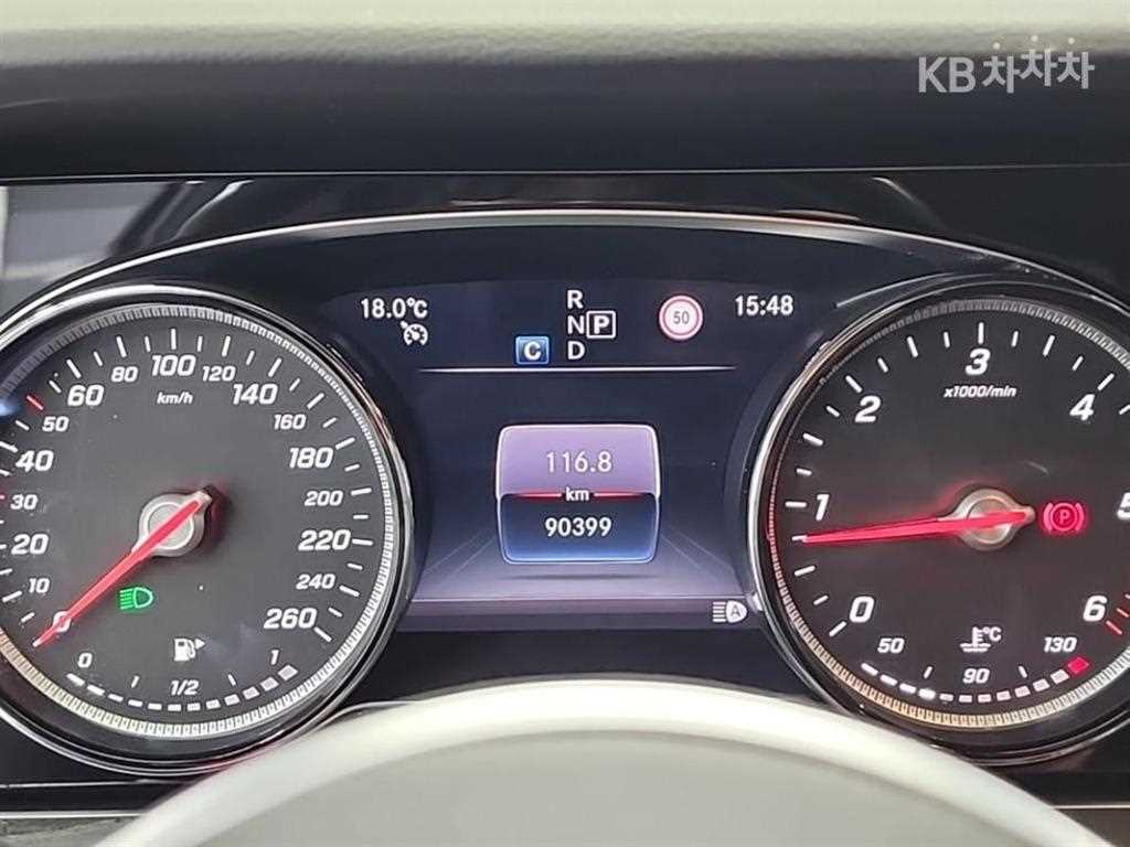 Mercedes Benz E class - Vista 6