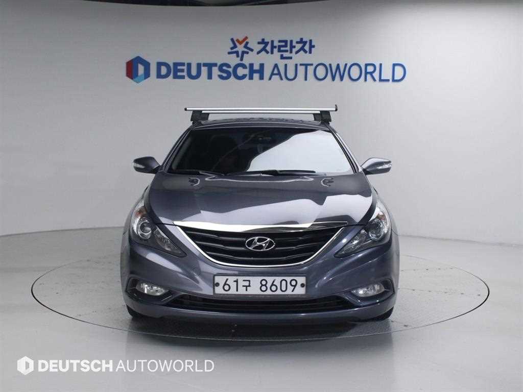 HYUNDAI Sonata - Vista 3