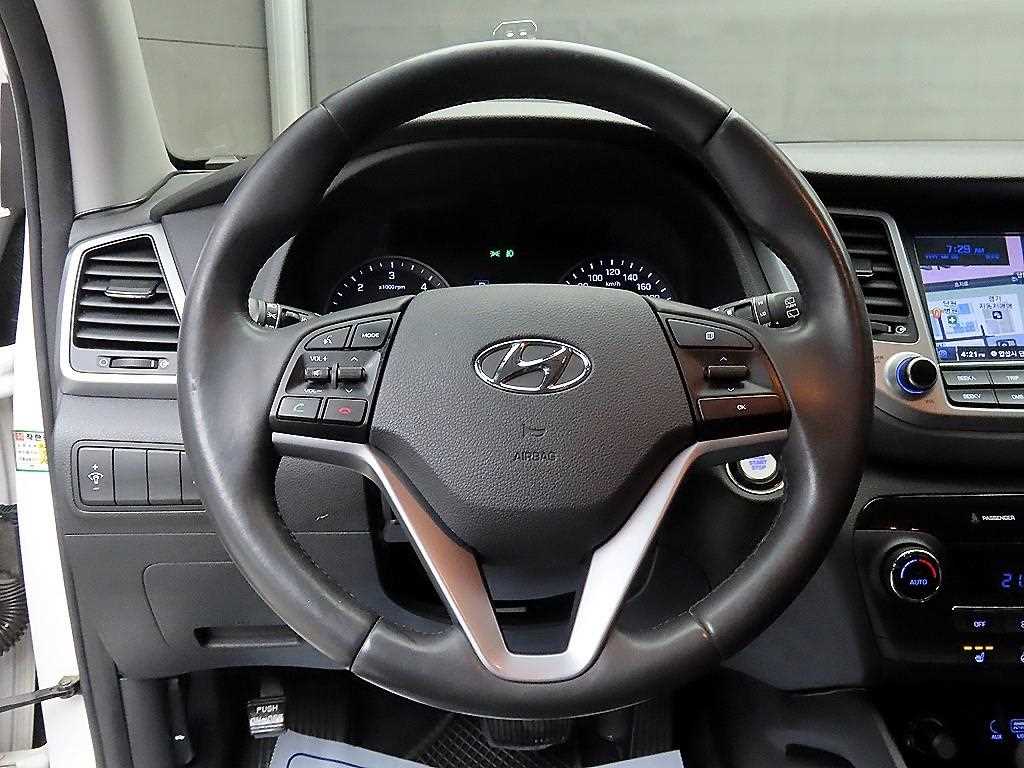 HYUNDAI Tucson - Vista 10