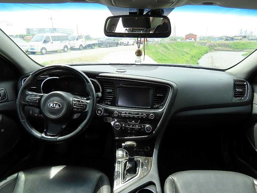 KIA K5 - Vista 9