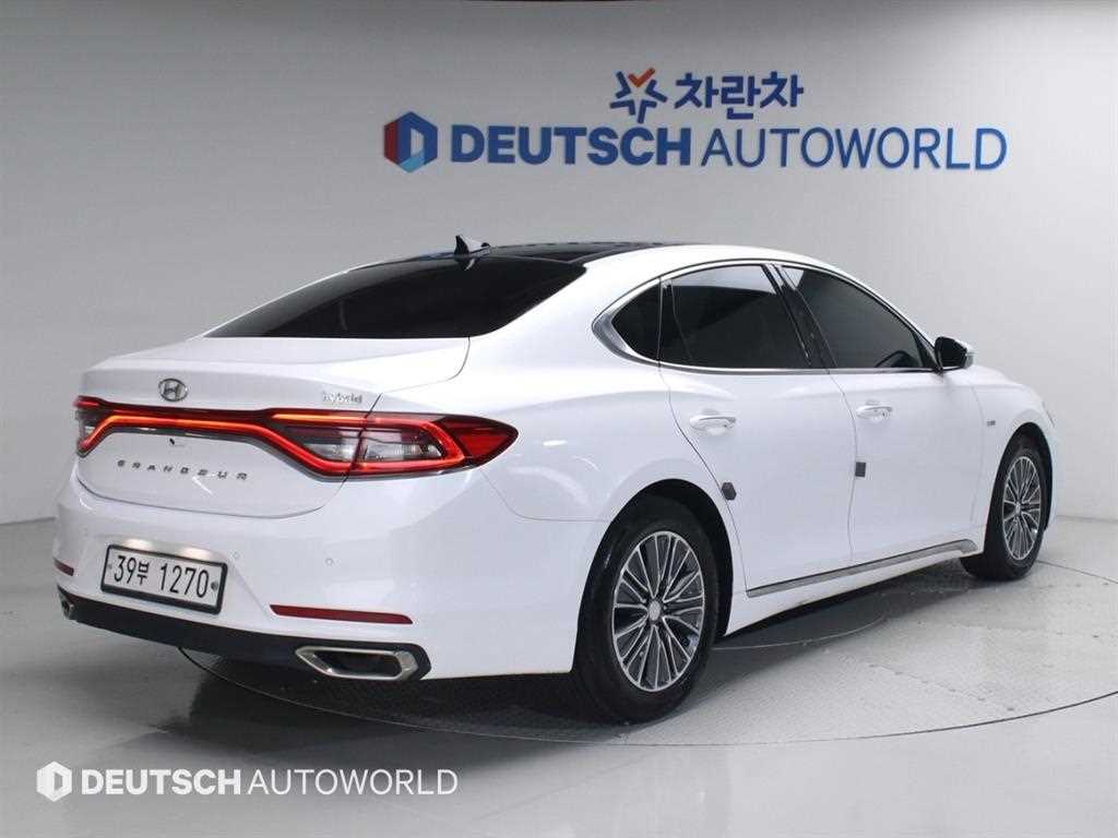 HYUNDAI Grandeur - Vista 2