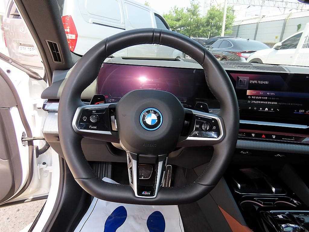 BMW 5 Series - Vista 8
