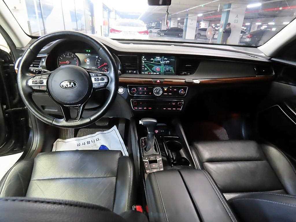 KIA K7 - Vista 10