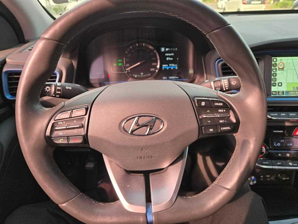 HYUNDAI Ioniq - Vista 4