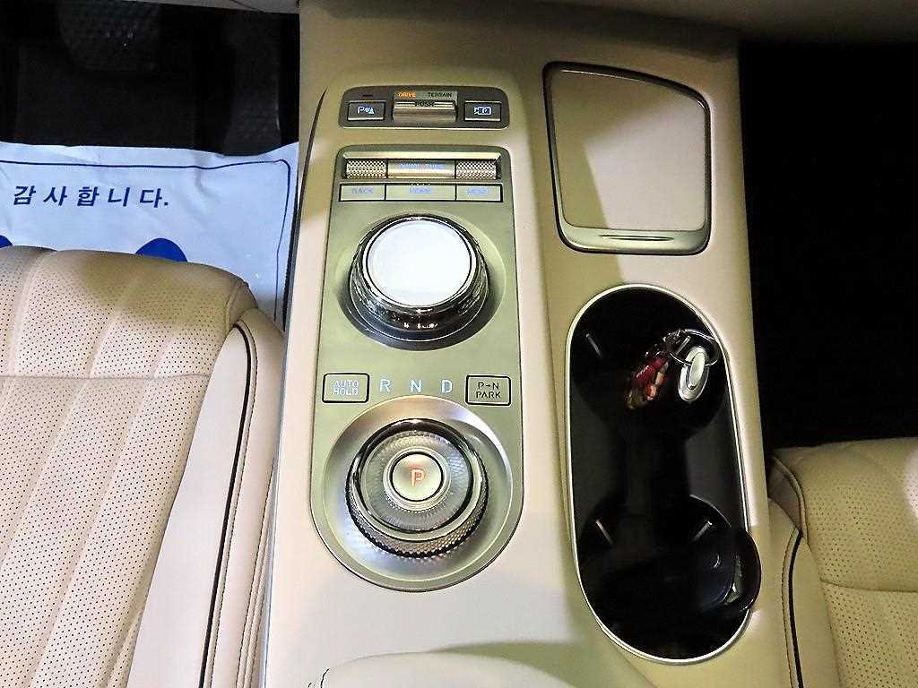 Genesis GV70 - Vista 12