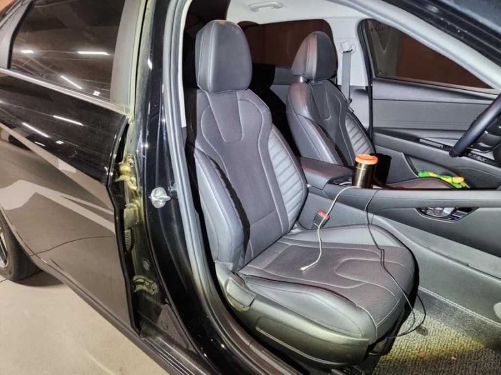 HYUNDAI Avante - Vista 12